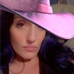 Meet your Posher, Sheri